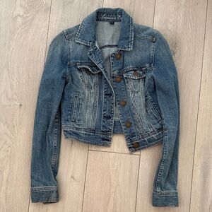 American Eagle Outfitters Women's Faded Blue Jean Jacket